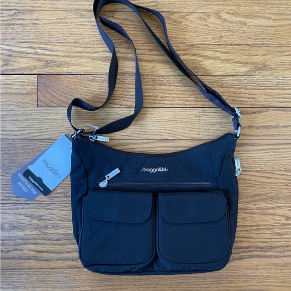NEW Baggallini Small Everywhere Bag Black Adjustable Strap NWT